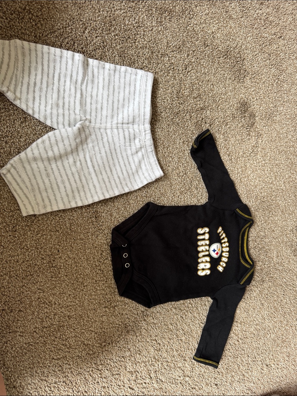 Pittsburgh Steelers Baby Bodysuit with Gray Striped Pants - 0-3 Months